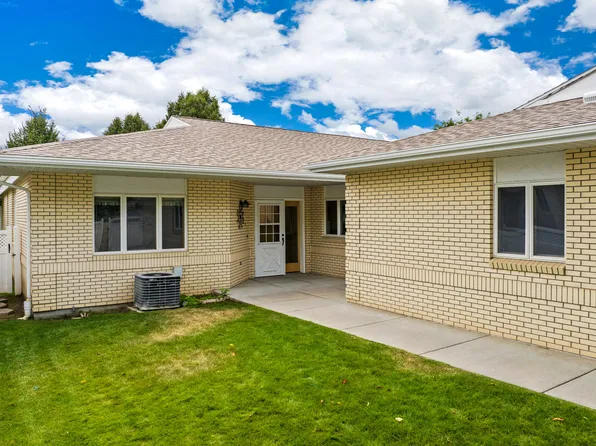 2718 Desert Dr, Great Falls, MT 59405