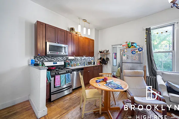 Rented by Brooklyn High Rise LLC | media 10