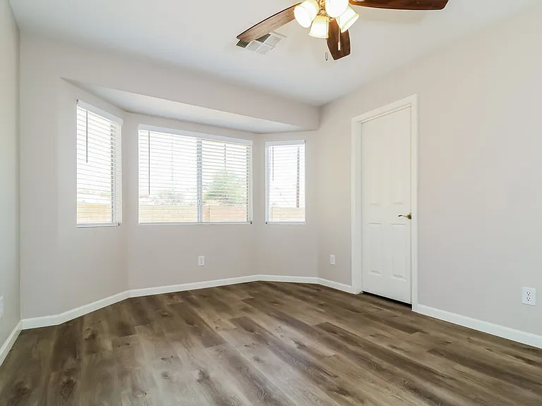 10043 N 115th Dr — Photo 11