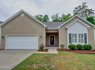 398 Whirlaway Blvd, Sneads Ferry, NC 28460