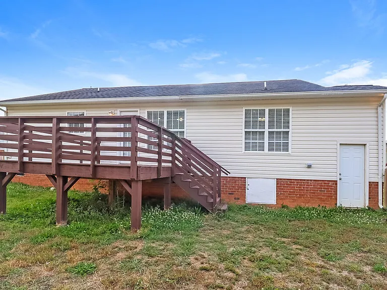 105 Birch Ct — Photo 16