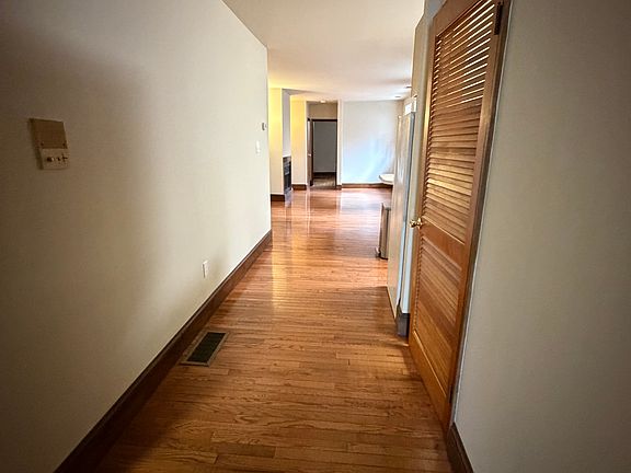 2nd image of 507 Catharine St APT 1