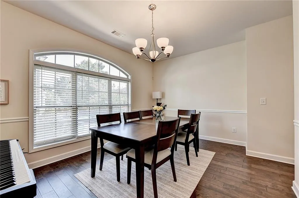 3 bed, 3.5 bath, 1920 sqft, $2,550 — Photo 4