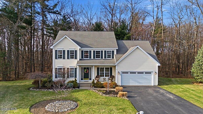 3rd image of 8 Cathywood Court