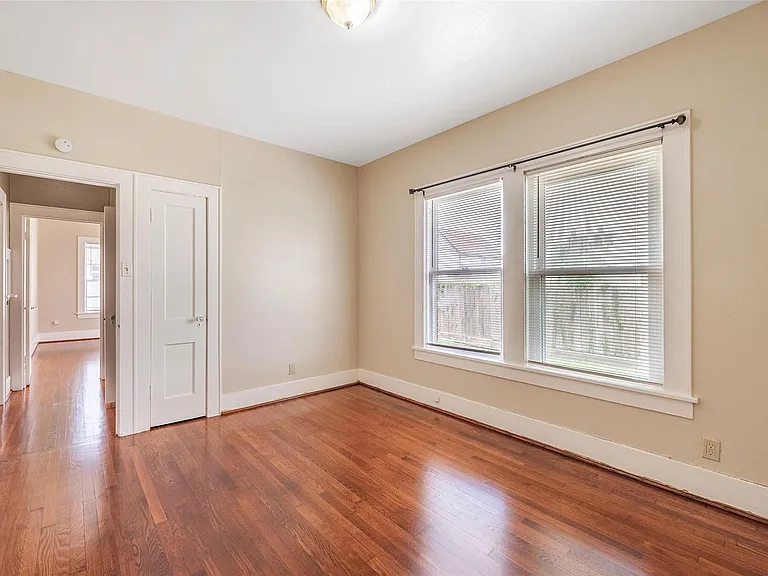 2611 Rosewood St — Photo 11