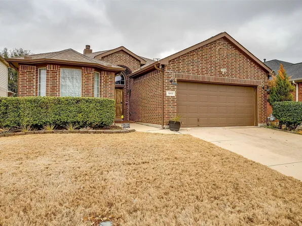 1917 Kristen Ct, Fort Worth, TX 76131