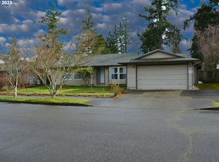 15884 NE Holladay St, Portland, OR 97230