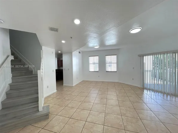 11503 NW 89th St APT 206, Doral, FL 33178