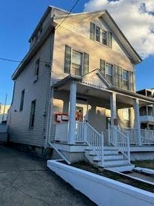 62 Trask Ave, Bayonne, NJ, 07002