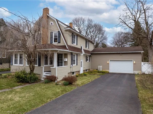 111 Charing Rd, Syracuse, NY 13214