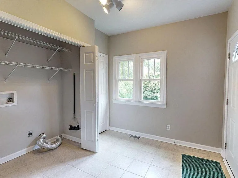 1122 Benton St — Photo 19