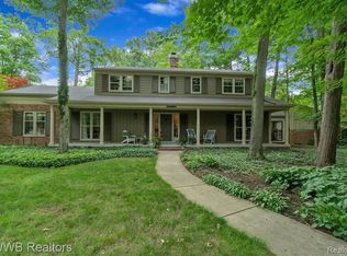 22636 King Richard Ct, Beverly Hills, MI