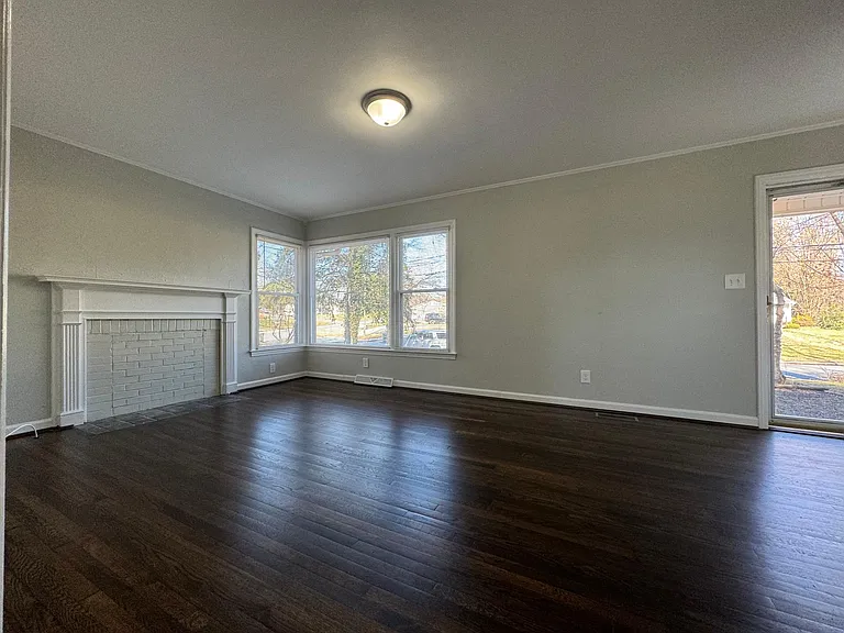 813 Idlewood Dr — Photo 12
