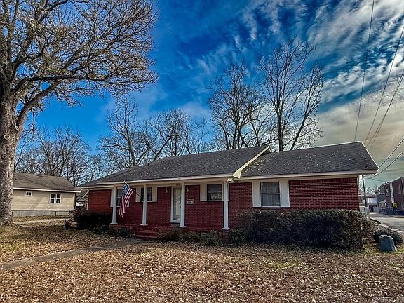 2nd image of 203 Pine Bluff St