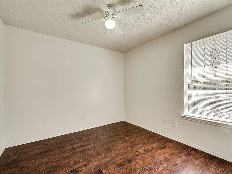 10340 Blackjack Oaks Dr — Photo 16