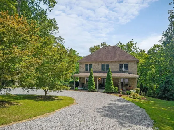 348 Witherspoon Dr, Smithville, TN 37166