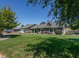 601 Brewer Rd #E, Grandview, WA 98930