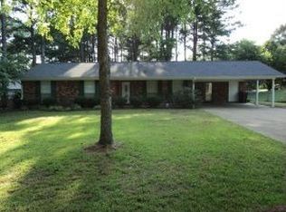 2037 Elvis Presley Dr, Tupelo, MS 38804