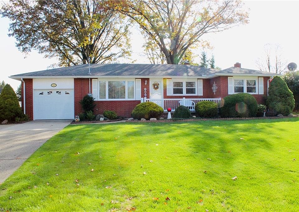 1st image of 1832 Lynn Dr