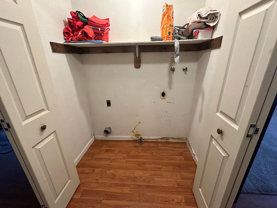 1st image of 718 Sean Dr #718