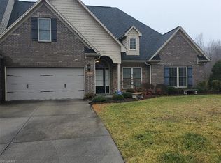 2216 Renaissance Ln, High Point, NC 27262