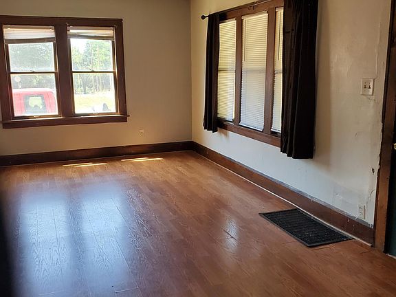 3rd image of 113 Albert Ave