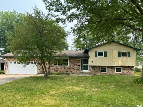 822 S Iowa St, Geneseo, IL 61254