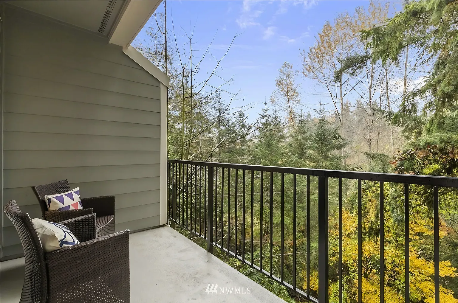 3-Bed/2.5 Bath Townhome - Rent includes water/sewer/trash utilities! — Photo 1