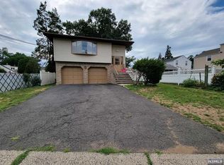 12 English Ave, Elmwood Park, NJ 07407
