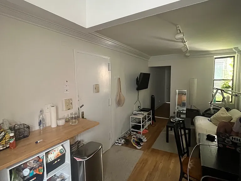 444 W 58th St #2E — Photo 1