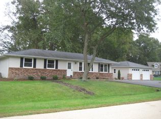 215 S Countryside Ct, Braidwood, IL