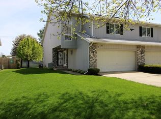 416 Ravinia Dr, Shorewood, IL 60404