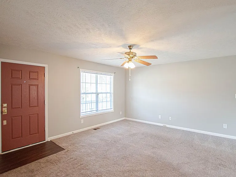 1481 McClardy Rd — Photo 2