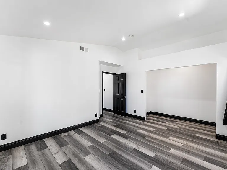 43721 Yaffa St — Photo 9