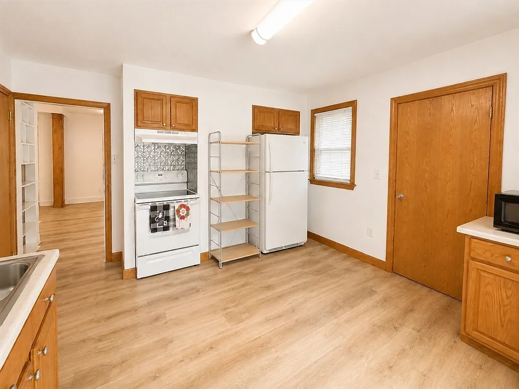 2 bed, 1.0 bath, 1200 sqft, $2,500 — Photo 4
