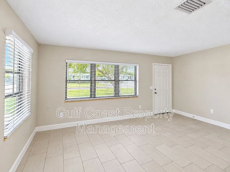 2 bed, 2.0 bath, 1001 sqft, $1,850 — Photo 2