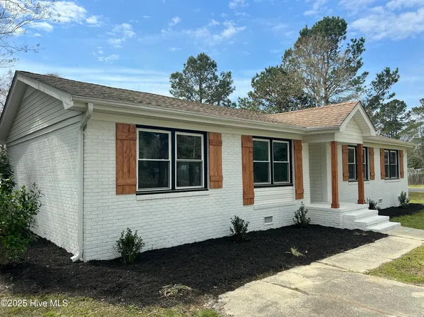 1235 Cherrytree Road NE, Winnabow, NC 28479