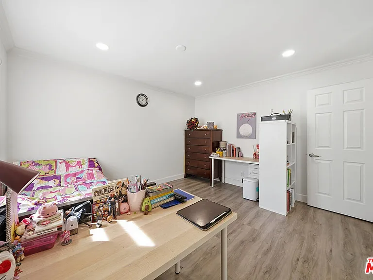3442 Del Amo Blvd — Photo 3