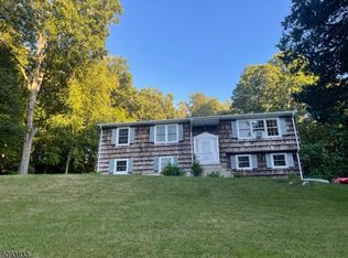 81 Stillwater Rd, Newton, NJ 07860