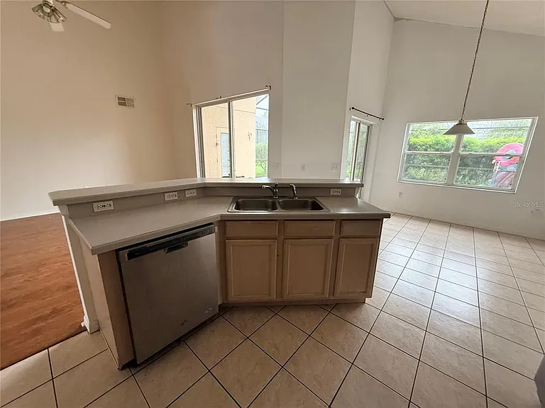 2918 Blooming Alamanda Loop — Photo 5