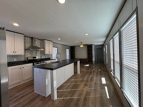 2nd image of 1010 Reservation Rd #E09