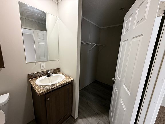 5th image of 124 Campbell Dr