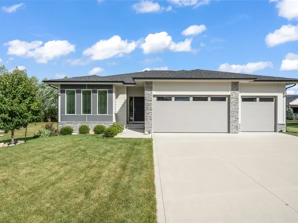 855 NE Bobcat Dr, Waukee, IA 50263