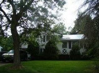 8429 Dawn Dr, Rome, NY 13440