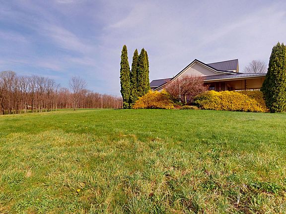 5th image of 924 Lattimer Rd W