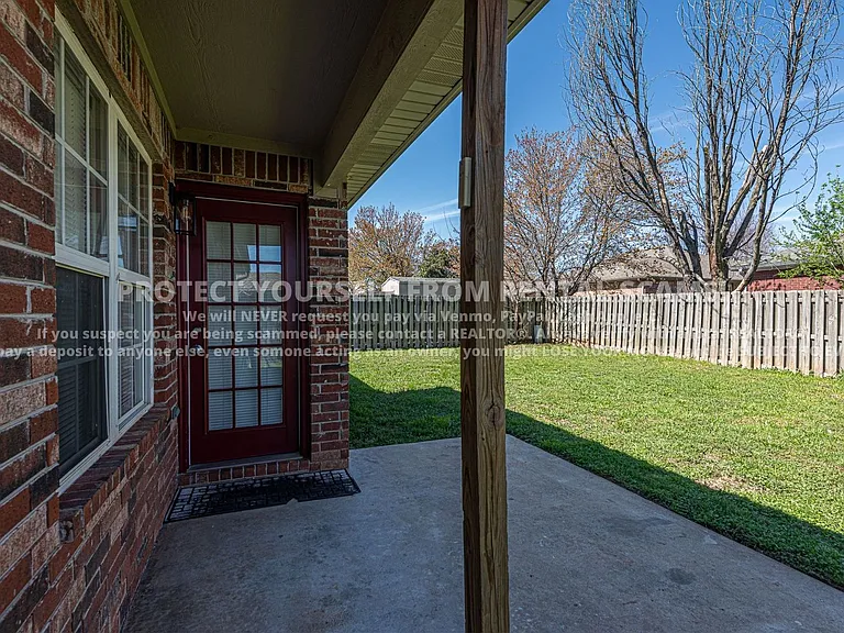 3806 SW Hansom Loop — Photo 15