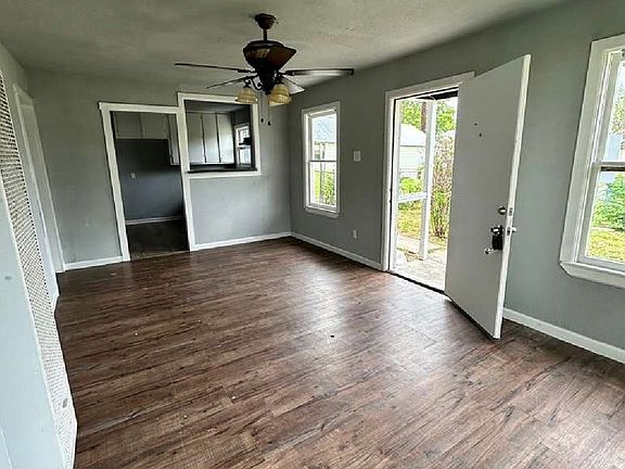 2nd image of 248 PRESTWICK BLVD