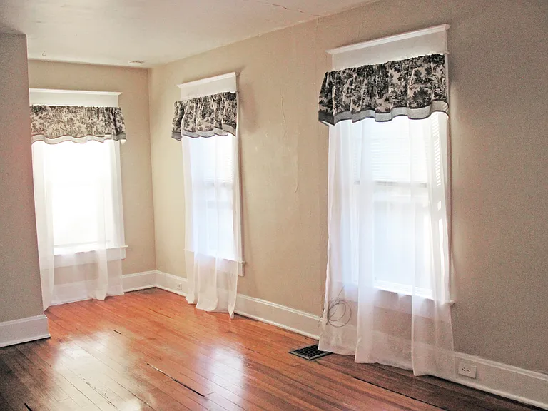 extra large living/bedroom