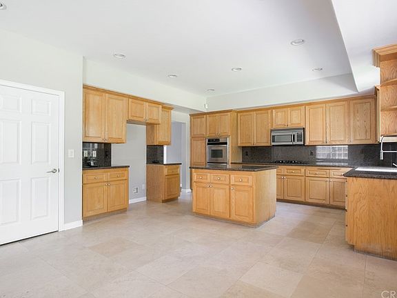4th image of 5418 Sylvia Ave