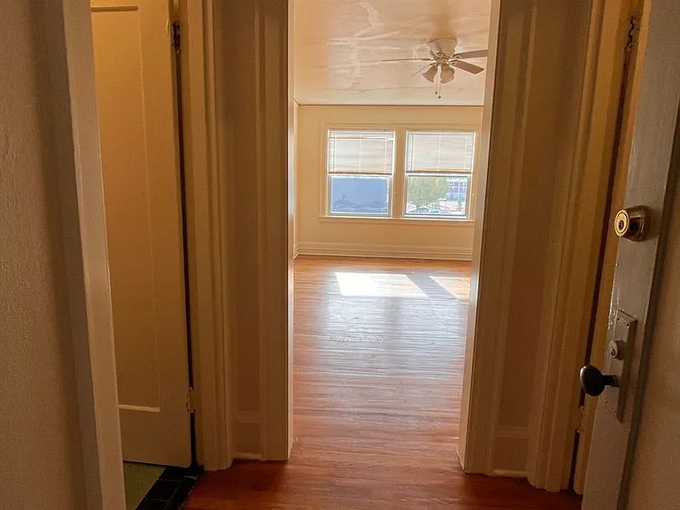 Lownsdale Apartments — Photo 4